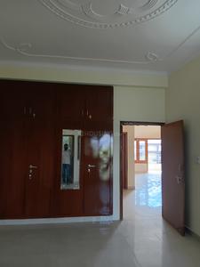 Bedroom Image of 2000 Sq.ft 3 BHK Builder Floor for rent in Sector 122 Noida for Rs. 35000