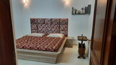 Bedroom Image of 1600 Sq.ft 3 BHK Builder Floor for rent in Sarvapriya Vihar New Delhi for Rs. 125000