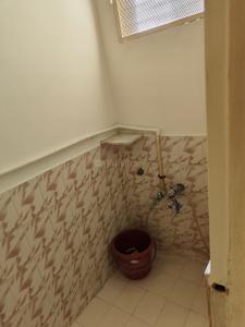 Bathroom Image of 630 Sq.ft 1 BHK Apartment / Flat for rent in Maninagar Ahmedabad for Rs. 13500