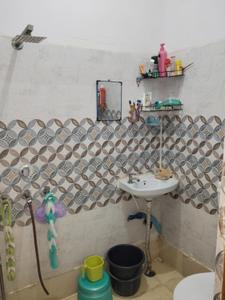 Bathroom Image of 550 Sq.ft 1 BHK Apartment / Flat for sale in Govindpuram Ghaziabad for Rs. 1800000