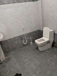 Bathroom Image of 1000 Sq.ft 2 BHK Apartment / Flat for rent in Mehdipatnam Hyderabad for Rs. 26000