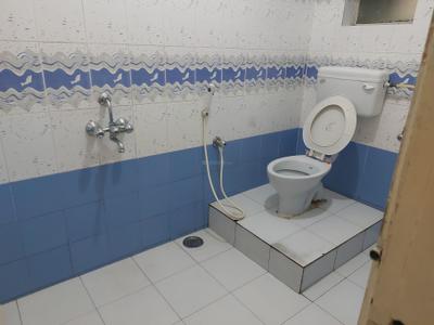 Bathroom Image of 500 Sq.ft 1 BHK Builder Floor for rent in Koramangala Bengaluru for Rs. 20000