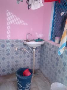 Bathroom Image of 500 Sq.ft 2 BHK Independent House for rent in Jhusi Allahabad for Rs. 8000