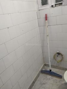 Bathroom Image of 800 Sq.ft 1 RK Builder Floor for rent in Alaknanda New Delhi for Rs. 15000