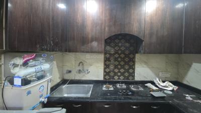 Kitchen Image of 700 Sq.ft 2 BHK Apartment / Flat for rent in Pitampura New Delhi for Rs. 29500