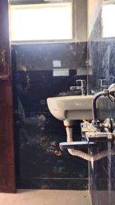 Bathroom Image of 850 Sq.ft 2 BHK Builder Floor for rent in Urapakkam Chennai for Rs. 20000