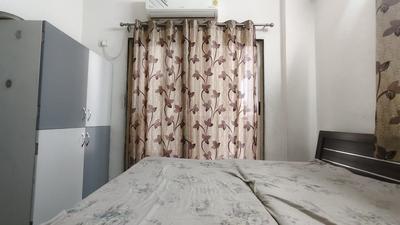 Bedroom Image of 788 Sq.ft 1 BHK Apartment / Flat for rent in Poddar Palm Greens, Makarba Ahmedabad for Rs. 22000
