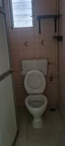 Bathroom Image of 425 Sq.ft 1 BHK Apartment / Flat for rent in Mulund West Mumbai for Rs. 26000