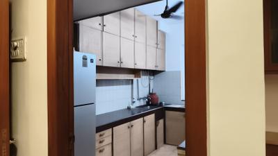 Kitchen Image of 950 Sq.ft 2 BHK Apartment / Flat for sale in Apeksha CHS, Andheri West Mumbai for Rs. 35000000