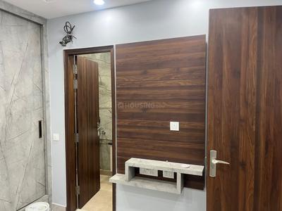 Bedroom Image of 700 Sq.ft 2 BHK Builder Floor for rent in Ramesh Nagar New Delhi for Rs. 25000