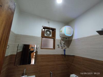 Bathroom Image of 1800 Sq.ft 3 BHK Apartment / Flat for rent in Ansal Celebrity Garden Block P, Sector A Lucknow for Rs. 33000