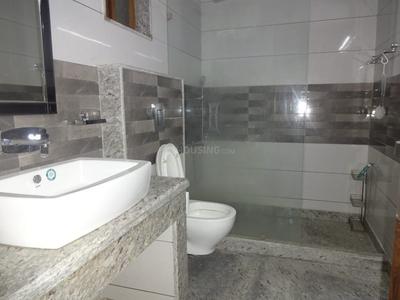 Bathroom Image of 4000 Sq.ft 4 BHK Builder Floor for rent in Maharani Bagh New Delhi for Rs. 350000