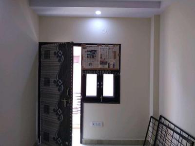 Bedroom Image of 850 Sq.ft 2 BHK Builder Floor for rent in Preet Vihar New Delhi for Rs. 18000