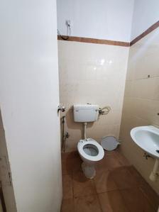 Bathroom Image of 1250 Sq.ft 2 BHK Villa for rent in Karia Konark Campus, Viman Nagar Pune for Rs. 55000