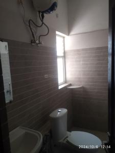 Bathroom Image of 1400 Sq.ft 3 BHK Apartment / Flat for rent in Globus Coral Woods, Hoshangabad Road Bhopal for Rs. 35000