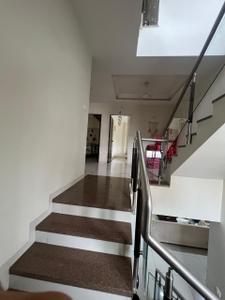 Image of 3000 Sq.ft 4.5 BHK Villa for rent in Sunpharma Road, Vadodara for Rs. 125000