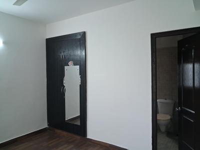 Bedroom Image of 924 Sq.ft 2 BHK Apartment / Flat for sale in Paras Tierea, Sector 137 Noida for Rs. 8000000