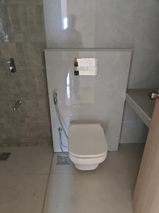 Common Bathroom Image of 800 Sq.ft 2 BHK Apartment / Flat for rent in Concrete Sai Swayam, Chembur Mumbai for Rs. 95000