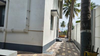 Balcony Image of 2000 Sq.ft 3 BHK Farm House for sale in Malavalli Mandya for Rs. 22500000