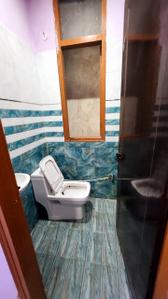 Bathroom Image of 1300 Sq.ft 3 BHK Builder Floor for rent in New Ashok Nagar New Delhi for Rs. 30000