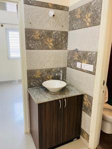 Bathroom Image of 1020 Sq.ft 2 BHK Apartment / Flat for sale in Shriram Sameeksha, Singapura Bengaluru for Rs. 8200000