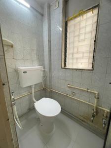 Bathroom Image of 550 Sq.ft 1 BHK Apartment / Flat for sale in Andheri West Mumbai for Rs. 16000000