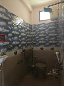 Common Bathroom Image of 1400 Sq.ft 2 BHK Builder Floor for rent in Kil Ayanambakkam Chennai for Rs. 21000