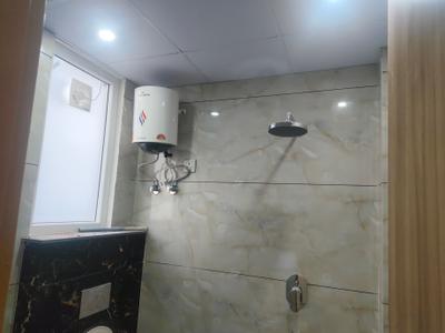 Bathroom Image of 900 Sq.ft 1 BHK Builder Floor for rent in Sector 14 Gurgaon for Rs. 34600