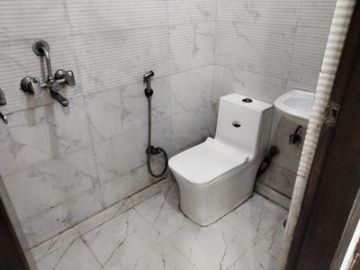 Bathroom Image of 650 Sq.ft 1 BHK Builder Floor for rent in Indirapuram Ghaziabad for Rs. 15000