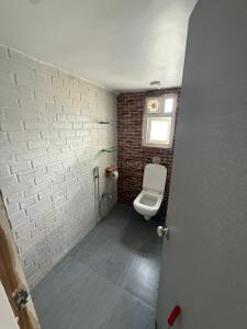 Bathroom Image of 1000 Sq.ft 2 BHK Apartment / Flat for rent in Dhaval Ganga, Bandra West Mumbai for Rs. 155000