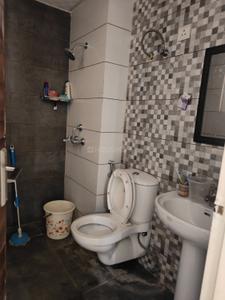 Bathroom Image of 1150 Sq.ft 2 BHK Builder Floor for sale in Highland Park Luxuria, Bhabat Zirakpur for Rs. 6500000