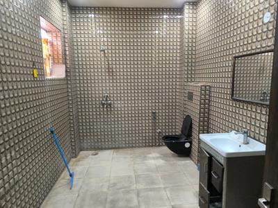 Bathroom Image of 1500 Sq.ft 1 BHK Builder Floor for rent in Sector 9 Faridabad for Rs. 22000