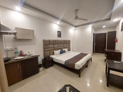 Bedroom Image of Urbanroomz in DLF Phase 2, Gurgaon