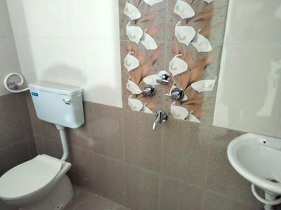 Bathroom Image of 1200 Sq.ft 2 BHK Apartment / Flat for rent in Bajeria Nagpur for Rs. 21000