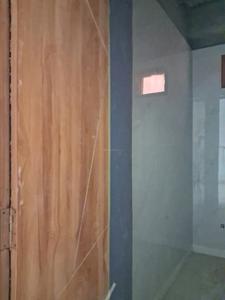 Common Bathroom Image of 1900 Sq.ft 4 BHK Apartment / Flat for sale in Malik Hindustan Apartment, Sector 104 Noida for Rs. 8100000