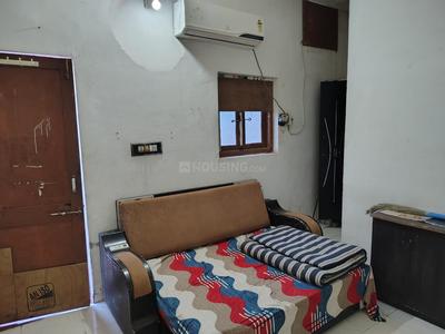 1 R Apartment