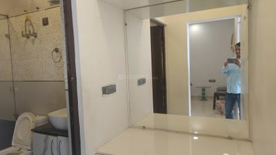 Bathroom Image of 800 Sq.ft 1 RK Independent House for rent in Paschim Vihar New Delhi for Rs. 15541