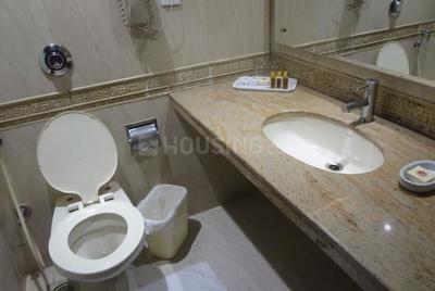 Bathroom Image of 7200 Sq.ft 8 BHK Apartment / Flat for sale in Bay View, Andheri West Mumbai for Rs. 300000000