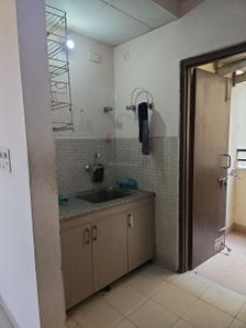 Kitchen Image of 1050 Sq.ft 2 BHK Apartment / Flat for rent in AWHO Vay Sector 8B G, Vrindavan Yojana Lucknow for Rs. 18500
