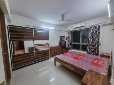 Bedroom Image of 2000 Sq.ft 4 BHK Apartment / Flat for rent in Earth Elegance, Bodakdev Ahmedabad for Rs. 100000