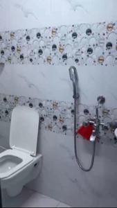 Bathroom Image of 518 Sq.ft 1 BHK Apartment / Flat for sale in Kurla West Mumbai for Rs. 10000000