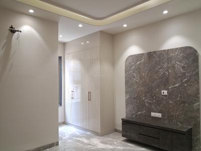 Bedroom Image of 1800 Sq.ft 3 BHK Builder Floor for sale in Paschim Vihar New Delhi for Rs. 36000000