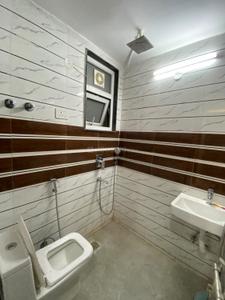 Bathroom Image of 950 Sq.ft 2 BHK Builder Floor for rent in Chhattarpur New Delhi for Rs. 27000