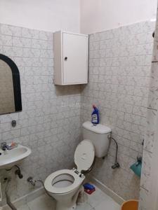 Image of 900 Sq.ft 2 BHK Builder Floor for rent in Lajpat Nagar, New Delhi for Rs. 40000