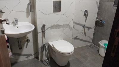 Image of 1400 Sq.ft 3.5 BHK Apartment / Flat for sale in Matunga East, Mumbai for Rs. 70000000