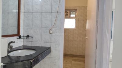 Image of 1250 Sq.ft 2 BHK Apartment / Flat for rent in Vinayak Apartment Sector 62, Sector 62, Noida for Rs. 25500