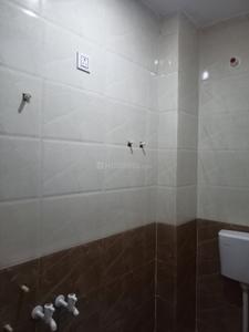 Bathroom Image of 700 Sq.ft 2 BHK Builder Floor for rent in Munnu Khera Lucknow for Rs. 6000