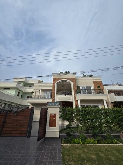 Sector 71 Main Image 1