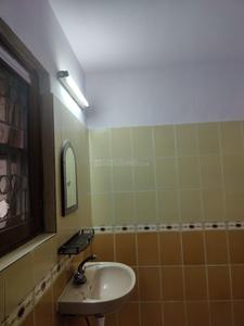Bathroom Image of 2350 Sq.ft 4 BHK Apartment / Flat for sale in DDA SFS, Sarita Vihar New Delhi for Rs. 35200000