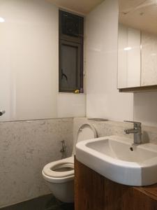 Common Bathroom Image of 980 Sq.ft 2 BHK Apartment / Flat for sale in Shapoorji Pallonji Vicinia, Powai Mumbai for Rs. 24000000